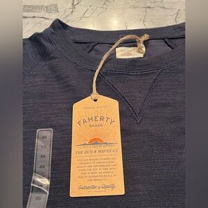 NWT! Faherty Women’s Sunwashed Slub Crewneck!